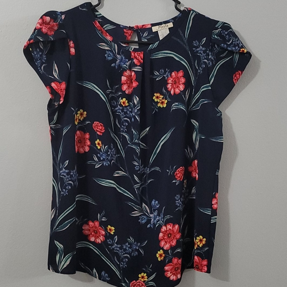 NWOT, April blue with flowers blouse